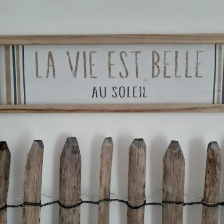 Le Clos De Boisse לינה וארוחת בוקר *